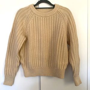 Uniqlo sweater in size M